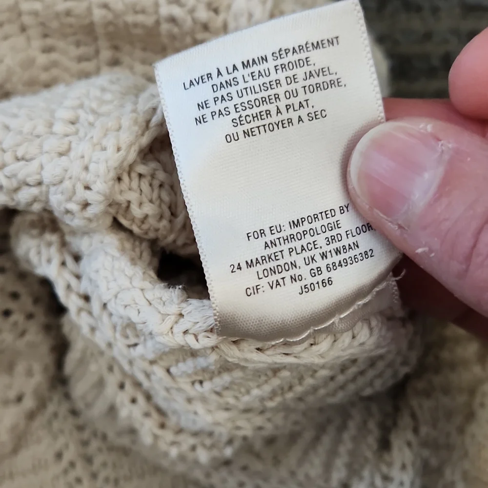Angel of the North Sweater Size Small - Picture 14 of 14